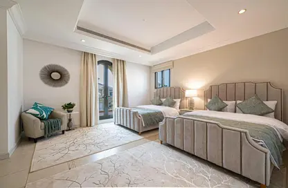 Room / Bedroom image for: Villa - 7 Bedrooms - 7 Bathrooms for rent in Signature Villas Frond B - Signature Villas - Palm Jumeirah - Dubai, Image 1