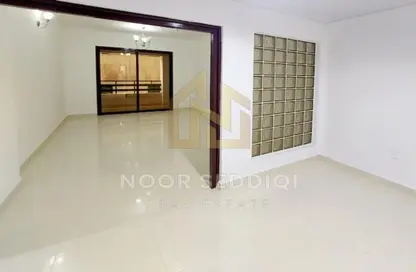 Apartment - 2 Bedrooms - 2 Bathrooms for rent in White Swan Building - Sheikh Zayed Road - Dubai