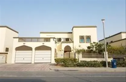 Villa - 5 Bedrooms - 6 Bathrooms for rent in Regional - Jumeirah Park - Dubai