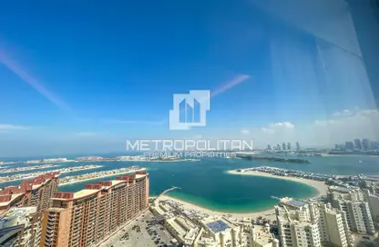 Apartment - 1 Bathroom for rent in The Palm Tower - Palm Jumeirah - Dubai