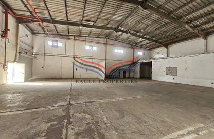 Warehouse - Studio - 1 Bathroom for rent in Umm Ramool - Dubai