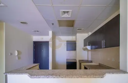 Kitchen image for: Apartment - 1 Bedroom - 1 Bathroom for rent in Mazaya 10A - Queue Point - Dubai Land - Dubai, Image 1
