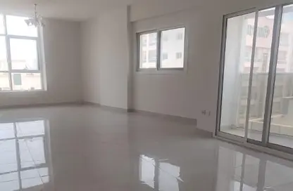 Apartment - 3 Bedrooms - 2 Bathrooms for rent in Al Rumailah building - Al Rumailah 2 - Al Rumaila - Ajman