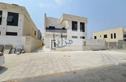 Villa - 5 Bedrooms - 7 Bathrooms for sale in Al Amira Village - Al Yasmeen - Ajman