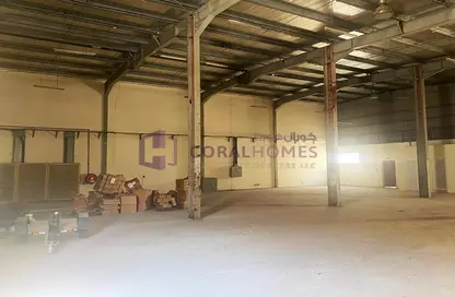 Warehouse - Studio - 1 Bathroom for rent in Umm Ramool - Dubai