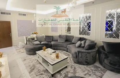 Apartment - 3 Bedrooms - 4 Bathrooms for sale in Oasis Tower - Al Rashidiya 1 - Al Rashidiya - Ajman