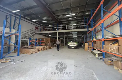 Warehouse - Studio - 1 Bathroom for rent in Al Sajaa - Sharjah