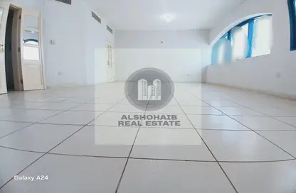 Apartment - 4 Bedrooms - 5 Bathrooms for rent in Khalidiya Street - Al Khalidiya - Abu Dhabi