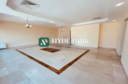 Apartment - 3 Bedrooms - 4 Bathrooms for rent in Emirates Tower - Hamdan Street - Abu Dhabi