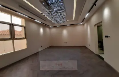 Villa - 6 Bedrooms for rent in Mohamed Bin Zayed Centre - Mohamed Bin Zayed City - Abu Dhabi