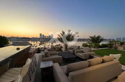 Villa - 5 Bedrooms - 6 Bathrooms for rent in Garden Homes Frond D - Garden Homes - Palm Jumeirah - Dubai