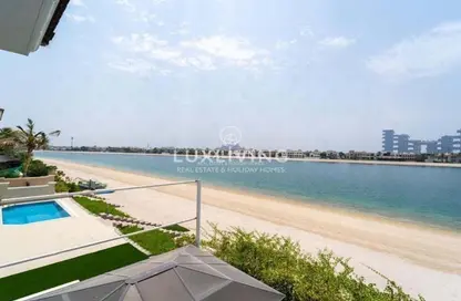 Villa - 5 Bedrooms - 6 Bathrooms for rent in Garden Homes Frond D - Garden Homes - Palm Jumeirah - Dubai