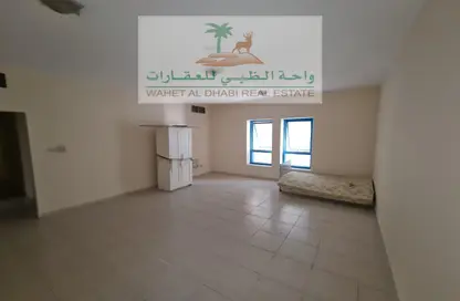 Apartment - 2 Bedrooms - 2 Bathrooms for rent in Zayd Bin Aslam Street - Abu shagara - Sharjah