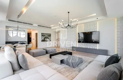 Apartment - 4 Bedrooms - 5 Bathrooms for sale in 5242 Tower 1 - 5242 - Dubai Marina - Dubai