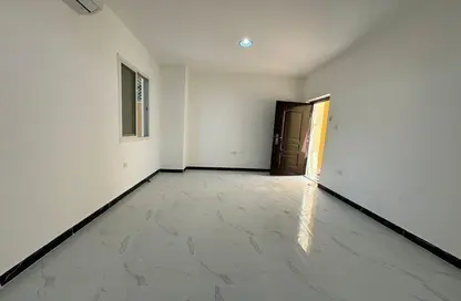 Apartment - 1 Bathroom for rent in Al Qubaisat - Al Mushrif - Abu Dhabi