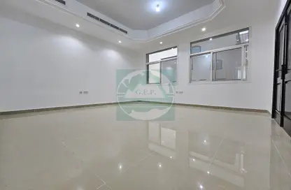 شقة - غرفة نوم - 2 حمامات للايجار في مدينة شخبوط - أبوظبي