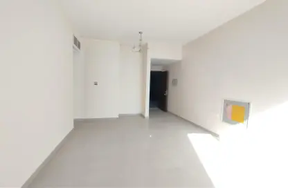 Apartment - 1 Bedroom - 1 Bathroom for rent in Muwailih Building - Muwaileh - Sharjah