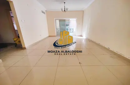 Apartment - 3 Bedrooms - 3 Bathrooms for rent in Muwaileh Commercial - Sharjah