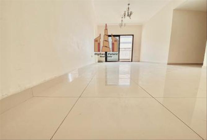 Apartment - 2 Bedrooms - 3 Bathrooms for rent in Muwaileh 29 Building - Muwaileh - Sharjah