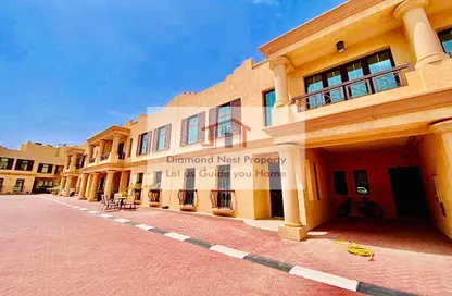 Villa - 4 Bedrooms - 5 Bathrooms for rent in Fortress Compound - Al Salam Street - Abu Dhabi