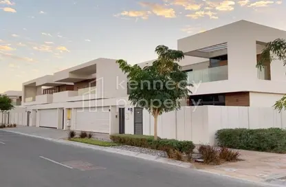 Villa - 5 Bedrooms - 6 Bathrooms for sale in West Yas - Yas Island - Abu Dhabi