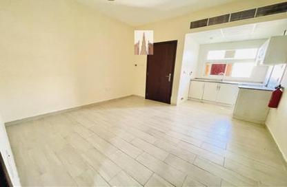 Apartment - 1 Bathroom for rent in Muwaileh 3 Building - Muwaileh - Sharjah