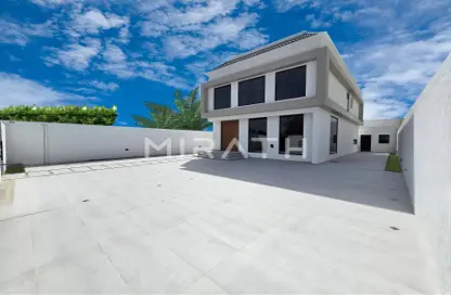 Villa - 5 Bedrooms - 5 Bathrooms for rent in Jumeirah 3 Villas - Jumeirah 3 - Jumeirah - Dubai