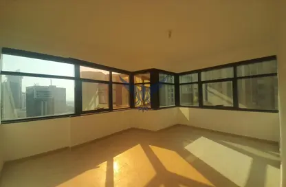 Apartment - 3 Bedrooms - 3 Bathrooms for rent in Mina Road - Tourist Club Area - Abu Dhabi