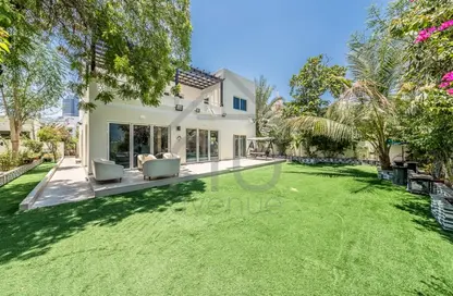 Villa - 5 Bedrooms - 6 Bathrooms for sale in Meadows 2 - Meadows - Dubai