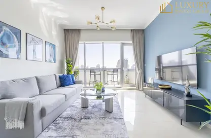 Living Room image for: Apartment - 3 Bedrooms - 3 Bathrooms for sale in Bay Central West - Bay Central - Dubai Marina - Dubai, Image 1