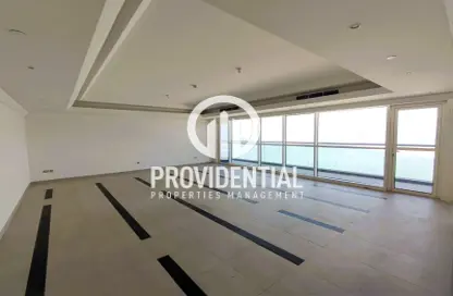 Apartment - 3 Bedrooms - 4 Bathrooms for rent in Wave tower - Corniche Road - Abu Dhabi