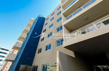 Apartment - 3 Bedrooms - 4 Bathrooms for rent in Tower 25 - Al Reef Downtown - Al Reef - Abu Dhabi