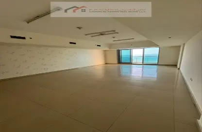 Apartment - 3 Bedrooms - 3 Bathrooms for rent in Ajman Corniche Road - Ajman