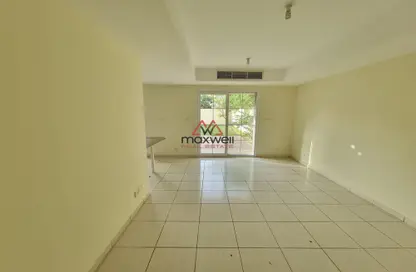 Villa - 2 Bedrooms - 3 Bathrooms for rent in Springs 15 - The Springs - Dubai