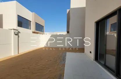 Townhouse - 3 Bedrooms - 4 Bathrooms for sale in Aldhay at Bloom Gardens - Bloom Gardens - Al Salam Street - Abu Dhabi