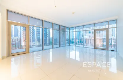 Apartment - 3 Bedrooms - 4 Bathrooms for sale in Boulevard Crescent Tower 1 - BLVD Crescent - Downtown Dubai - Dubai