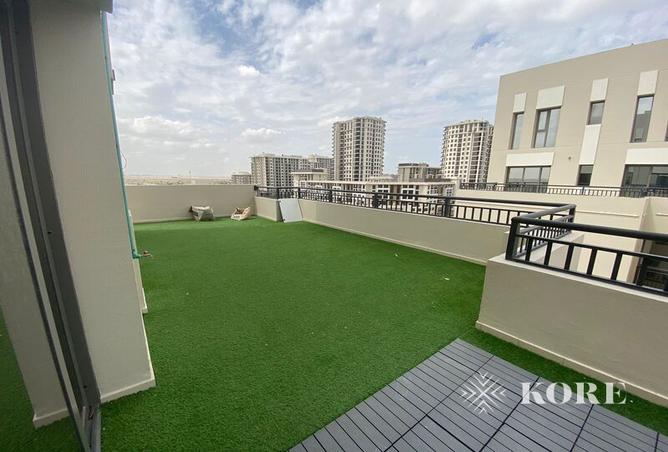 Apartment - 3 Bedrooms - 3 Bathrooms for sale in Hayat Boulevard-1A - Hayat Boulevard - Town Square - Dubai