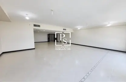 Apartment - 4 Bedrooms - 5 Bathrooms for rent in Baynuna Tower 2 - Corniche Road - Abu Dhabi