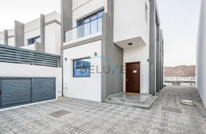 Villa - 5 Bedrooms - 5 Bathrooms for rent in Al Dana Villas - Sharm - Fujairah