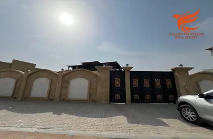 Villa - 4 Bedrooms - 5 Bathrooms for rent in Seih Al Ghubb - Ras Al Khaimah