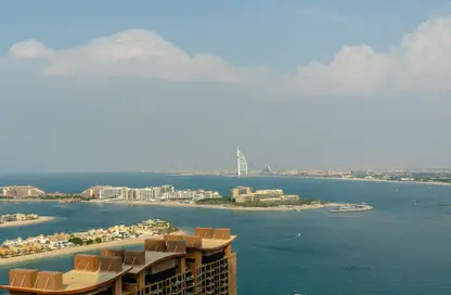 Apartment - 1 Bathroom for rent in The Palm Tower - Palm Jumeirah - Dubai