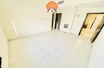 Apartment - 2 Bedrooms - 2 Bathrooms for rent in Muwailih Building - Muwaileh - Sharjah