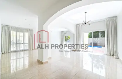 Villa - 5 Bedrooms - 5 Bathrooms for rent in Meadows 2 - Meadows - Dubai