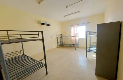 Labor Camp - Studio - 1 Bathroom for rent in Wadi AL AIN 1 - Al Noud - Al Ain