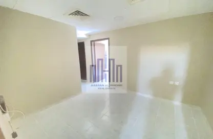 Apartment - 2 Bedrooms - 1 Bathroom for rent in Fire Station Road - Muwaileh - Sharjah