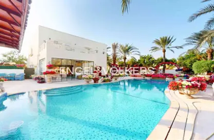 Villa - 4 Bedrooms - 5 Bathrooms for rent in Meadows 9 - Meadows - Dubai