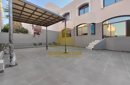 Villa - 5 Bedrooms - 6 Bathrooms for rent in Khalidiya Centre - Cornich Al Khalidiya - Al Khalidiya - Abu Dhabi