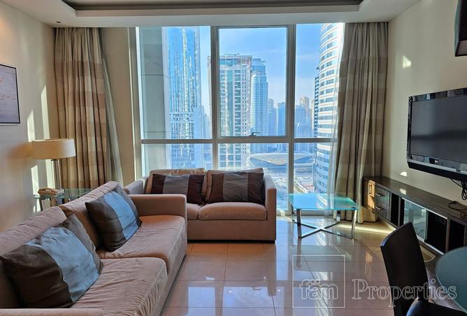 Apartment - 1 Bedroom - 2 Bathrooms for rent in Bonnington Tower - JLT Cluster J - Jumeirah Lake Towers - Dubai