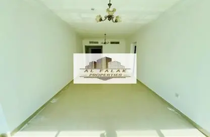 Apartment - 1 Bedroom - 2 Bathrooms for rent in Al Mamzar Plaza - Al Taawun Street - Al Taawun - Sharjah