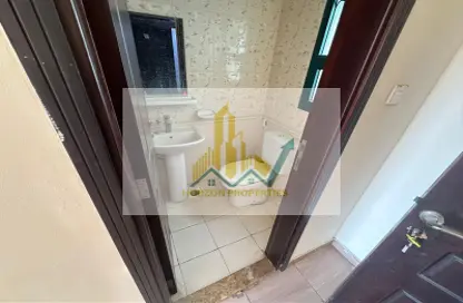 Apartment - 2 Bedrooms - 2 Bathrooms for rent in Ajman Corniche Road - Ajman